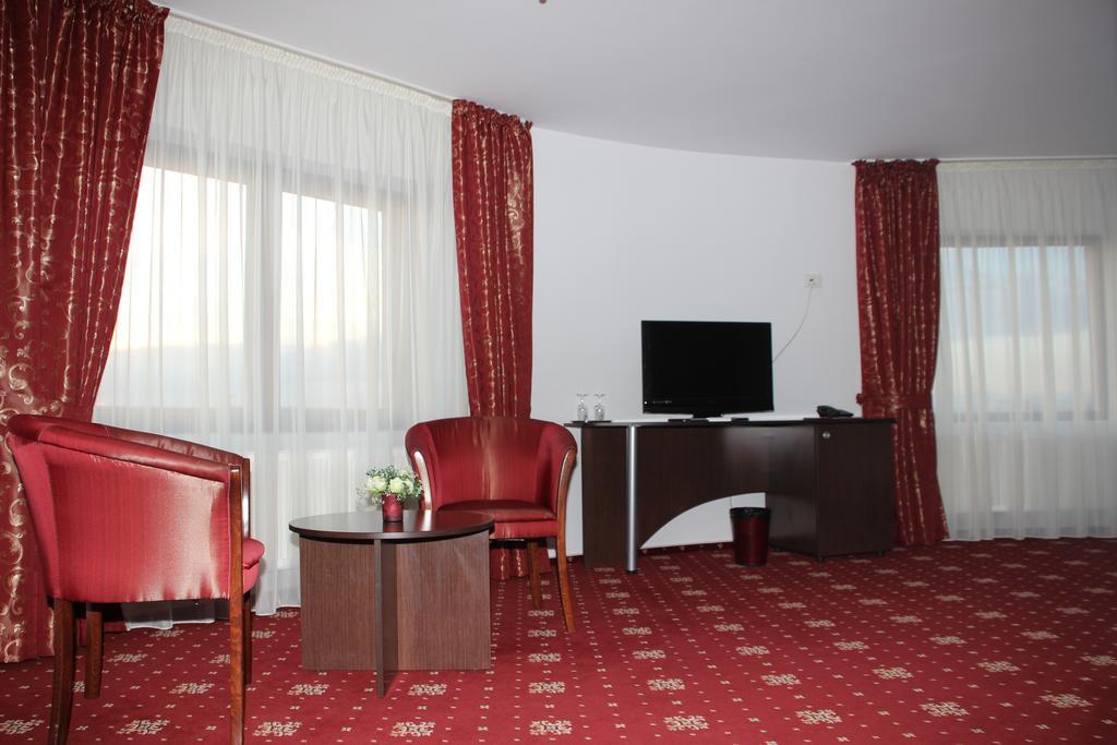 Hotel Royal 2 Urziceni 客房 照片